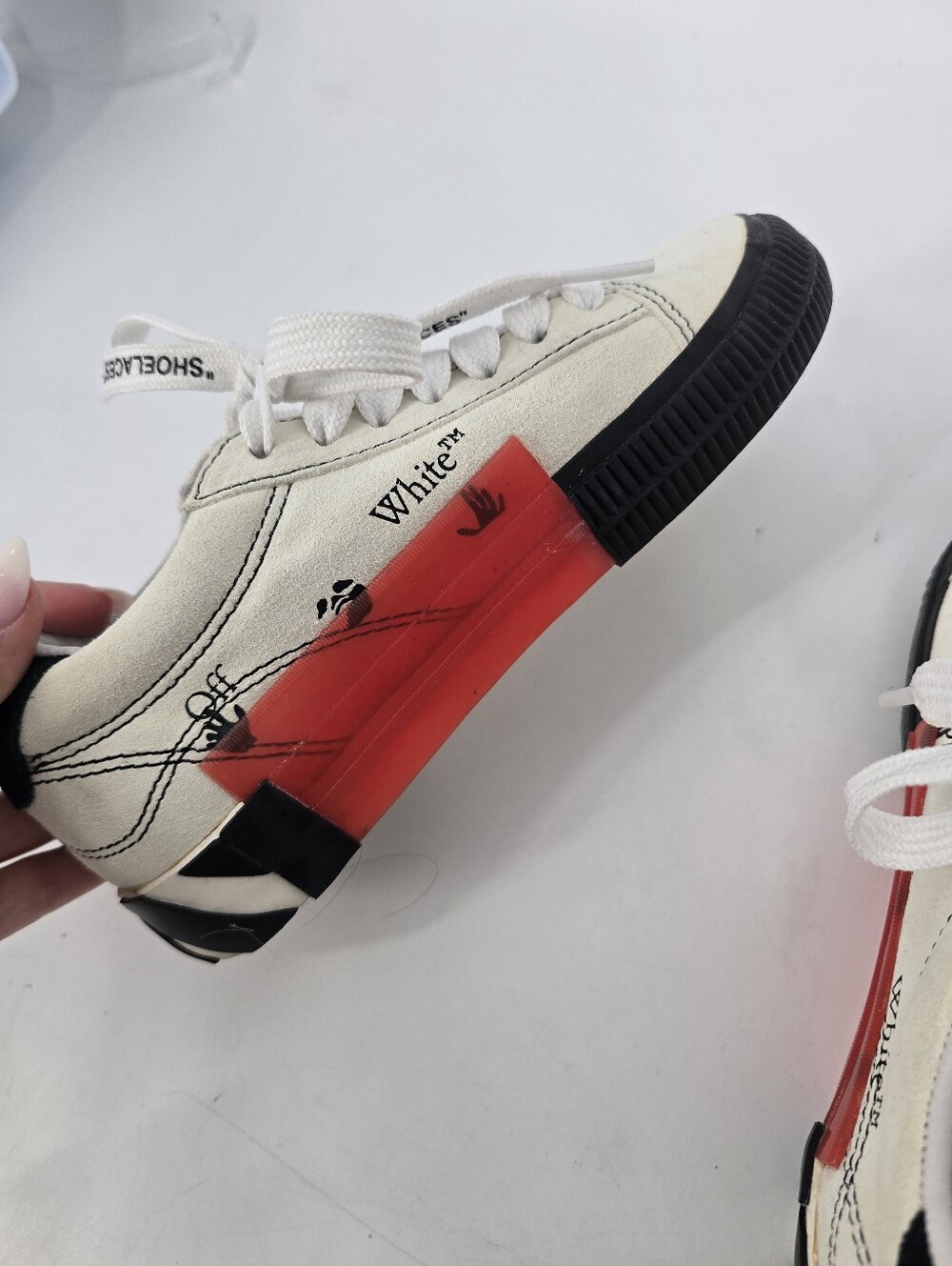 Off White New Arrow Low Vulcanized White Black Sneakers Size 35 US 5 - Picture 11 of 16
